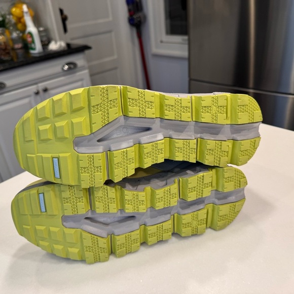 ON Cloudtrax Waterproof women’s Hiking / running Shoe green & gray size 11 - Picture 5 of 10